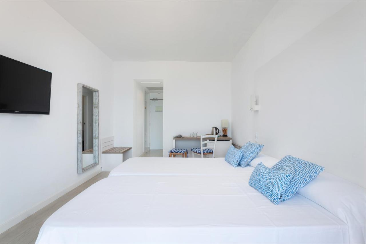 Hotel Atolon & Kaafu Beach Club Cala Bona  Exterior photo